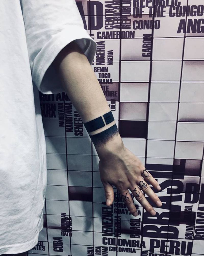 手环 手指纹身图片_手臂纹身图案