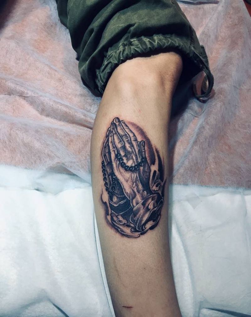 祈祷纹身图片_腿部纹身图案
