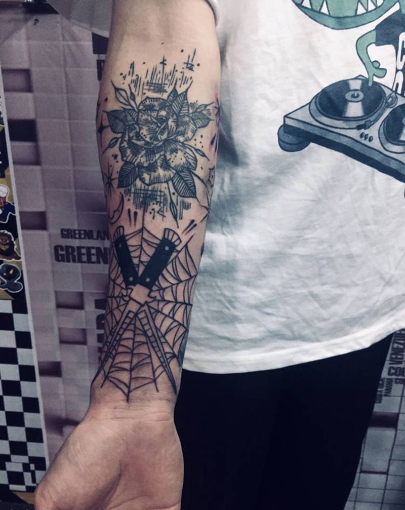 蜘蛛网纹身图片_手臂纹身图案