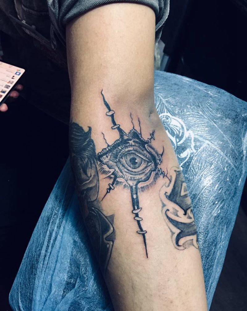 眼睛纹身图片_手臂纹身图案