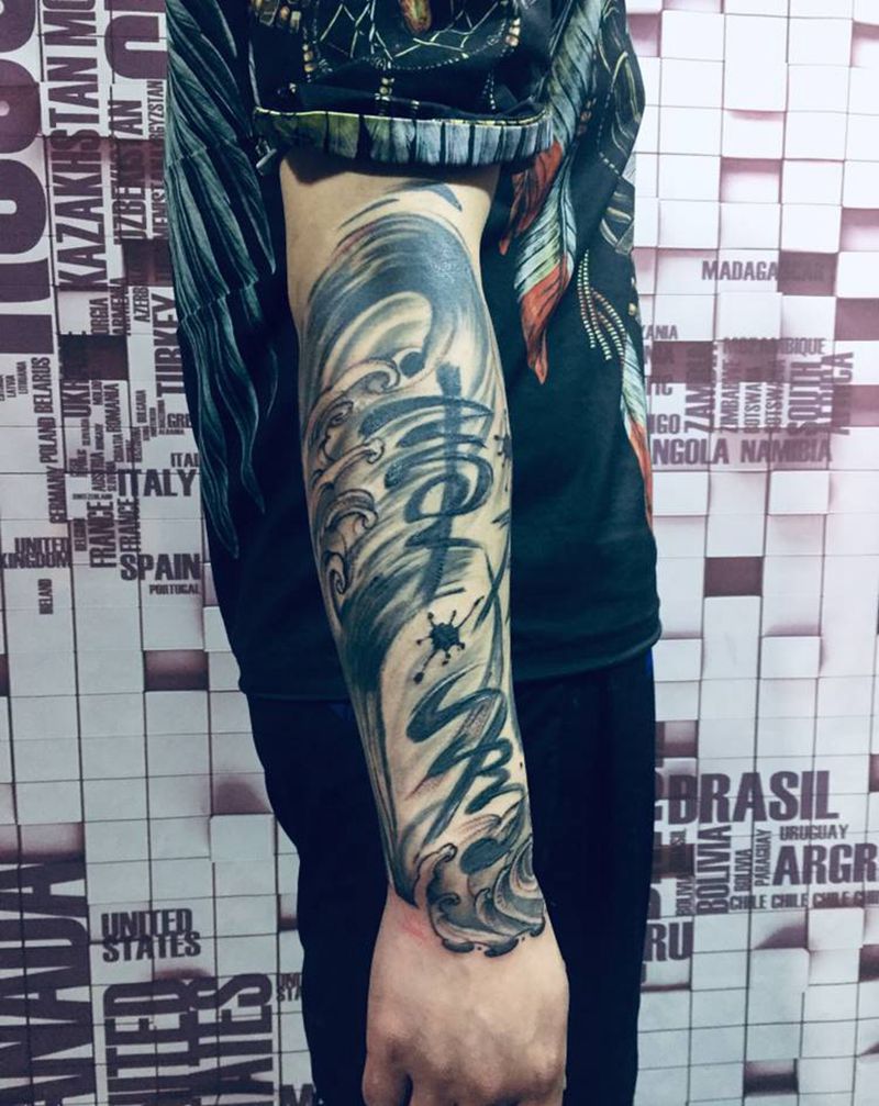 旧图在某名店做一个月不到来修改纹身图片_手臂纹身图案