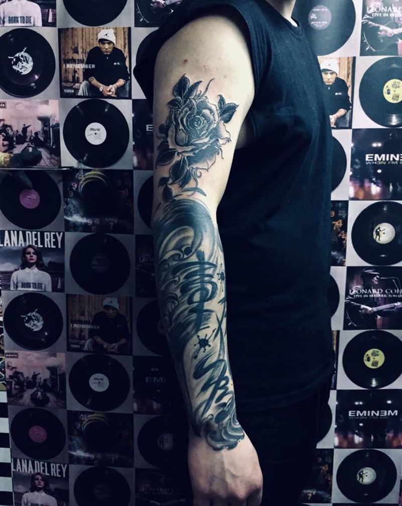 玫瑰纹身图片_手臂纹身图案