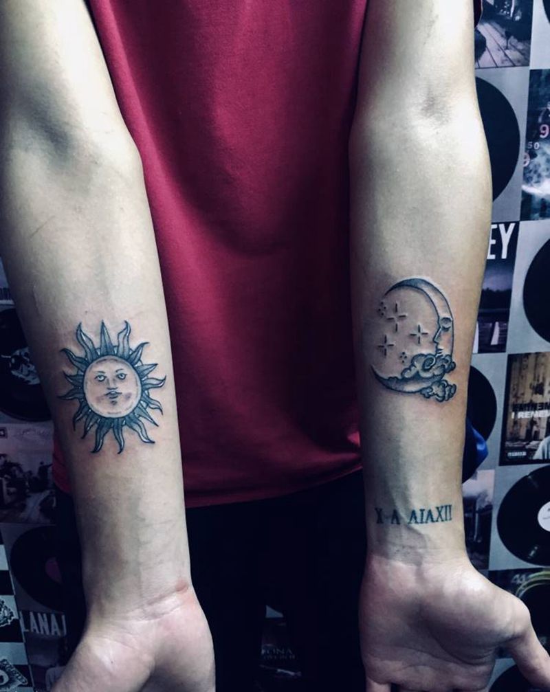 日月纹身图片_手臂纹身图案