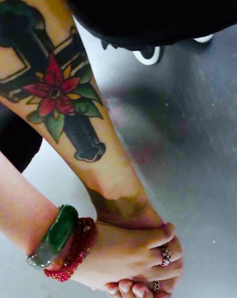 自带图十字架遮盖纹身交到女朋友纹身图片_手臂纹身图案