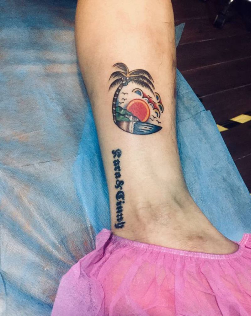 海滩纹身图片_腿部纹身图案