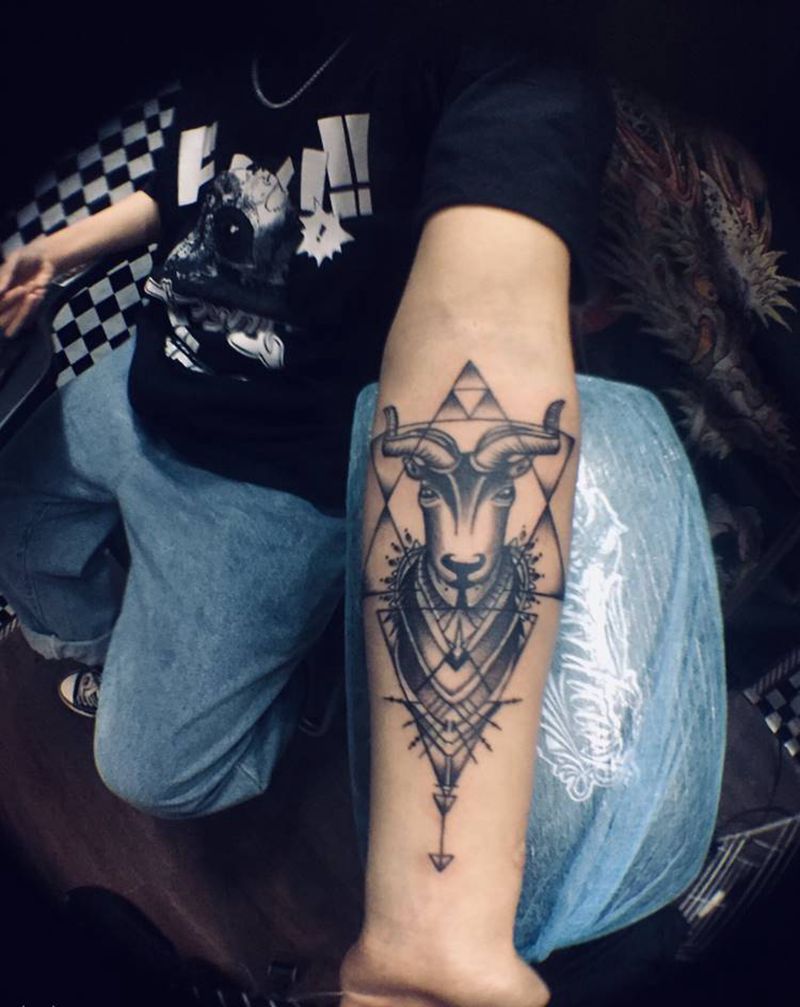 羊先生纹身图片_手臂纹身图案