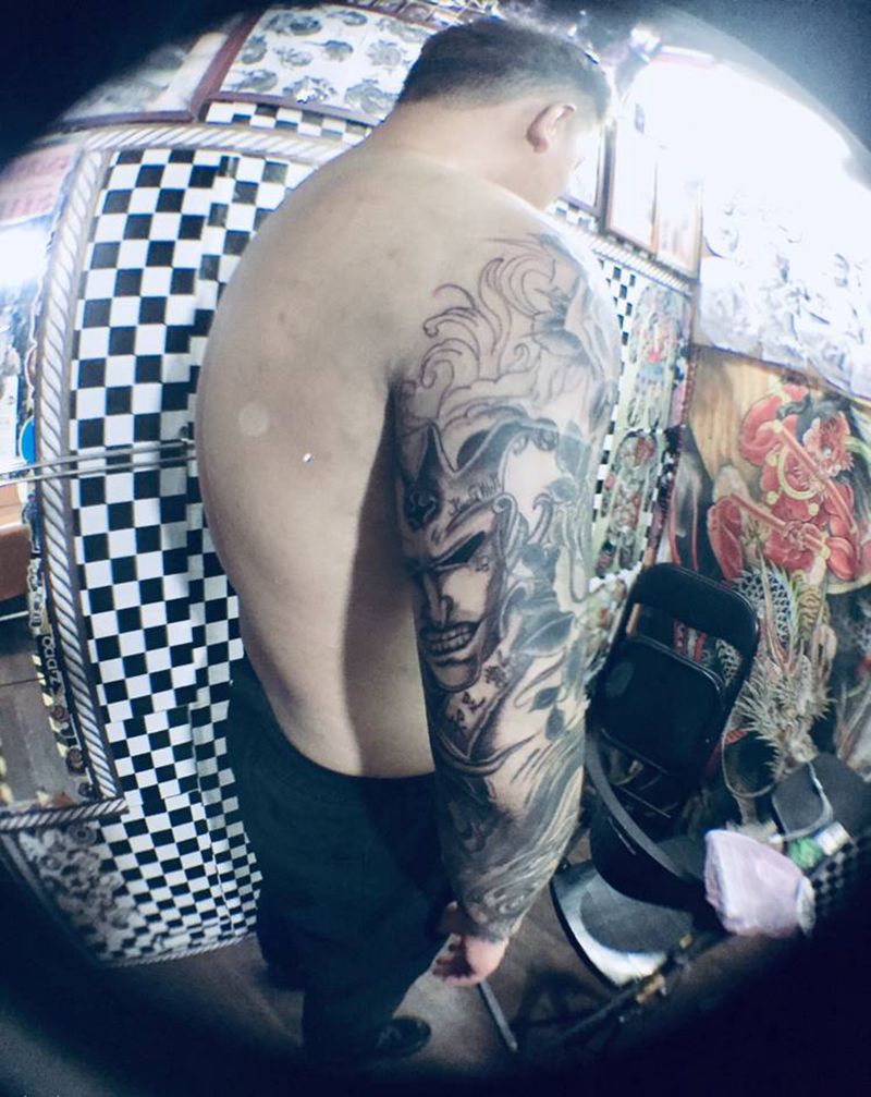 小丑纹身图片_手臂纹身图案