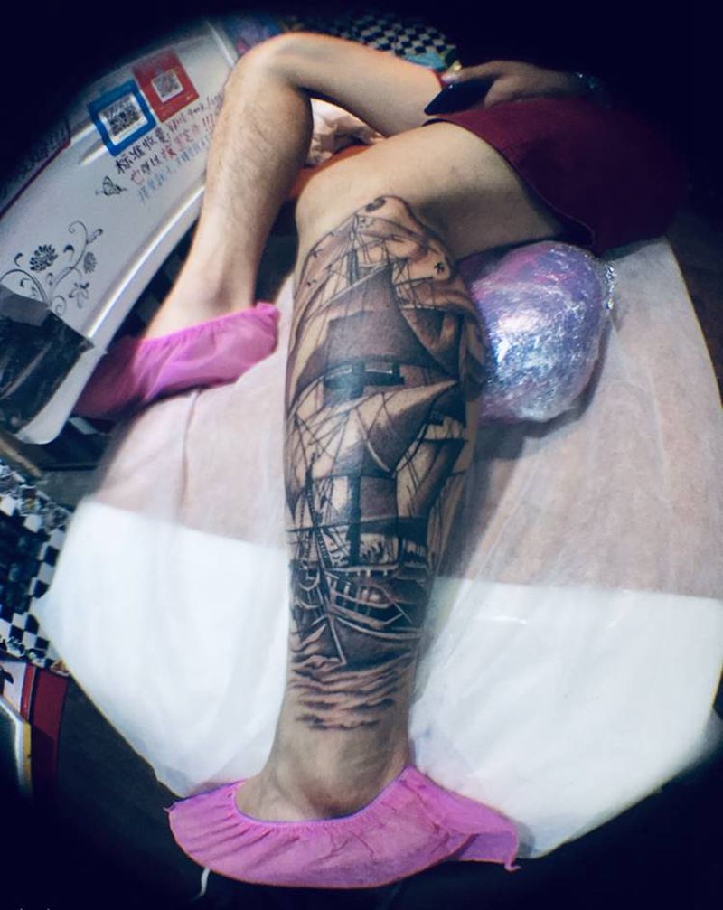 帆船纹身图片_腿部纹身图案