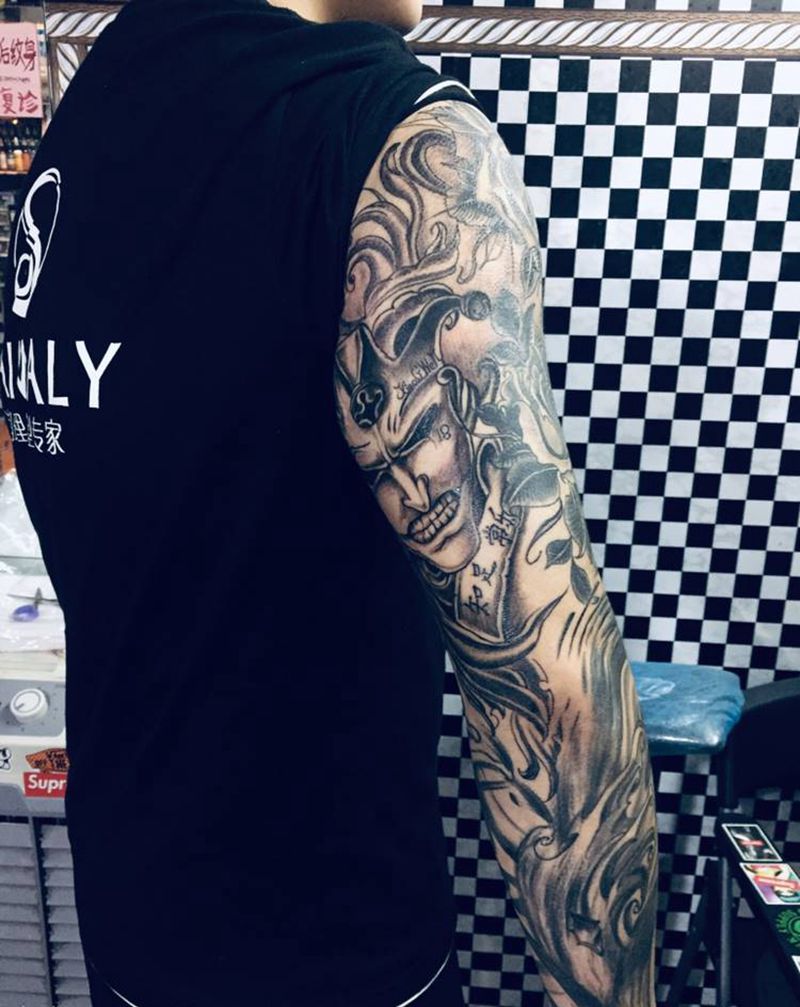 小丑纹身图片_手臂纹身图案