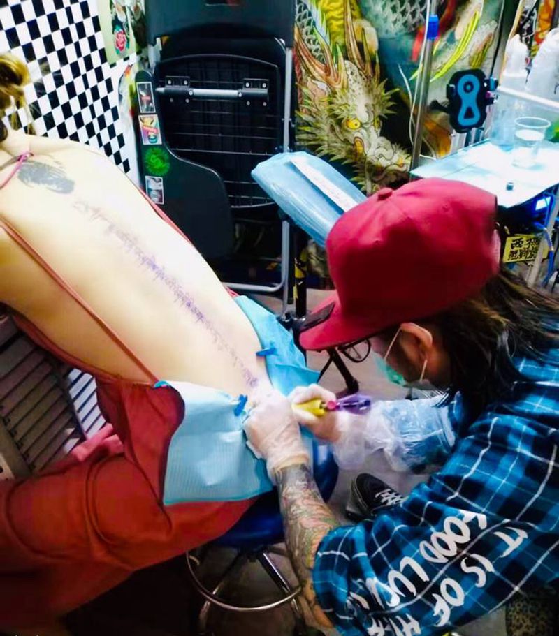 日常纹身图片_背部纹身图案