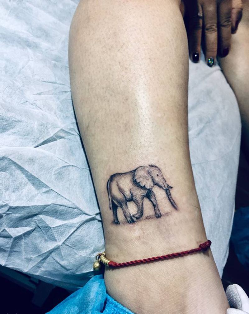 大象纹身图片_腿部纹身图案