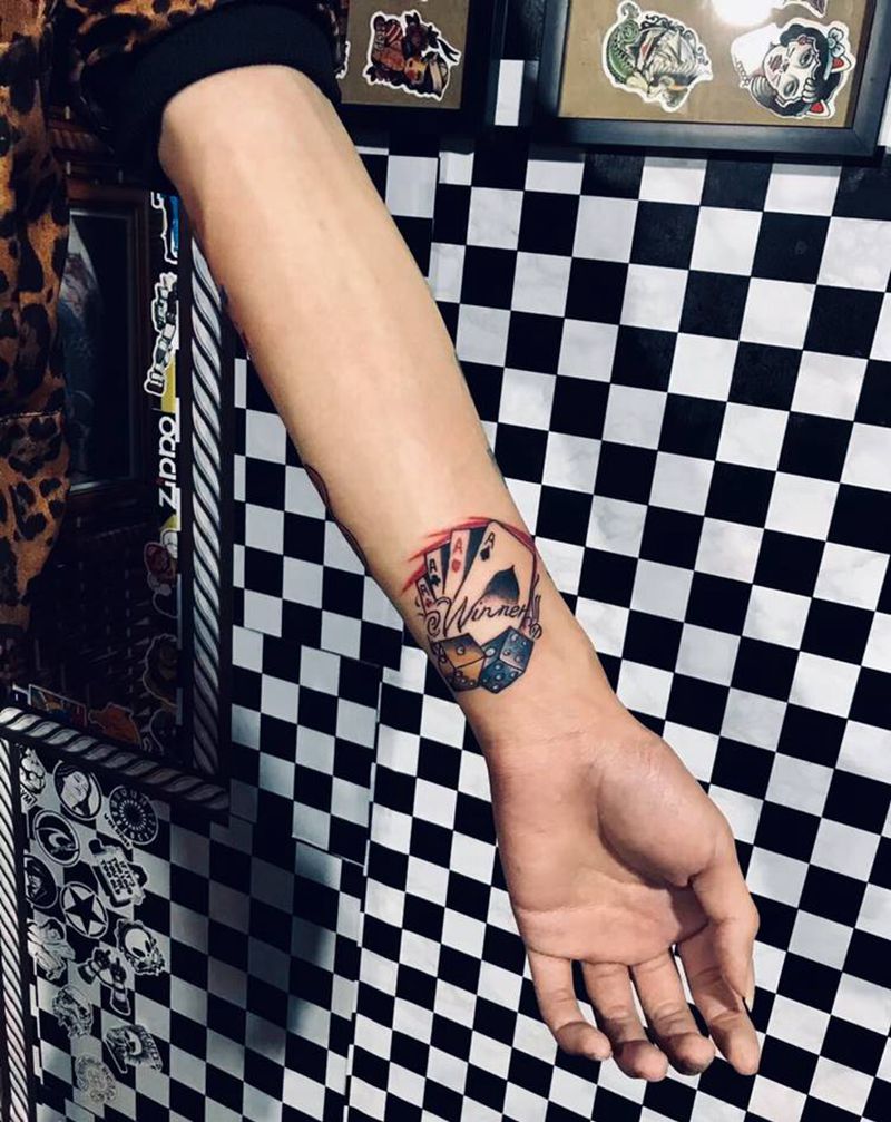 扑克纹身图片_手臂纹身图案