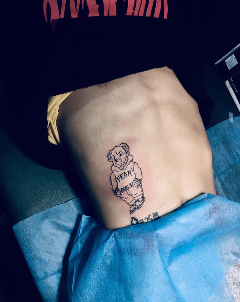 小熊纹身图片_腹部纹身图案