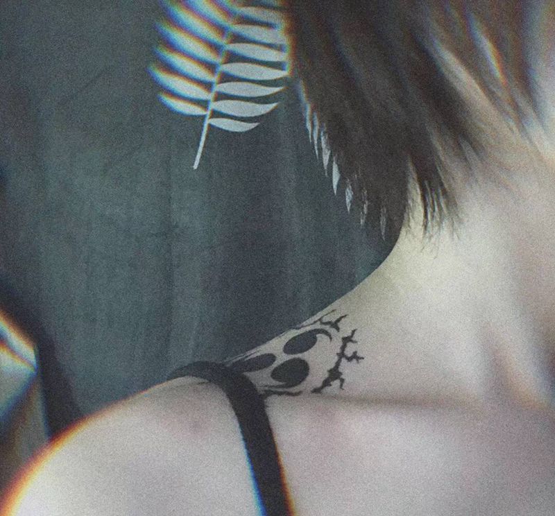 美女买家秀纹身图片_肩部纹身图案