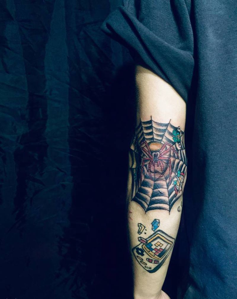 蜘蛛网纹身图片_手臂纹身图案