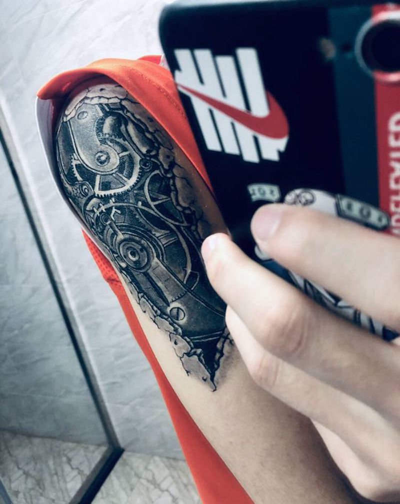 大臂机械纹身第7天结痂纹身图片_手臂纹身图案