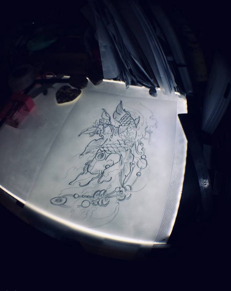 龙汉之鱼线条纹身图片_手臂纹身图案