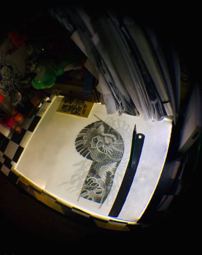 雕电龙鱼临摹纹身图片_手臂胸部纹身图案