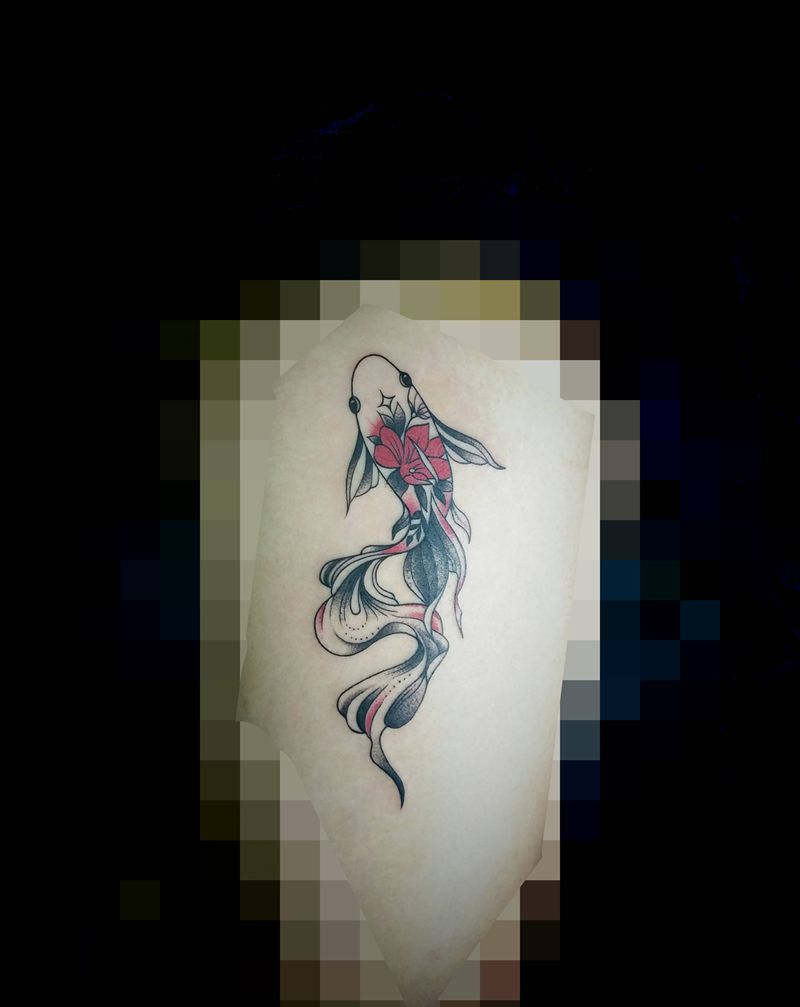 金鱼纹身图片_腿部新传统纹身图案