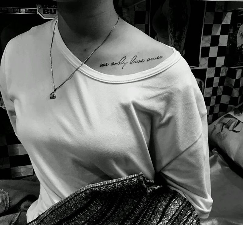 锁骨英文纹身图片