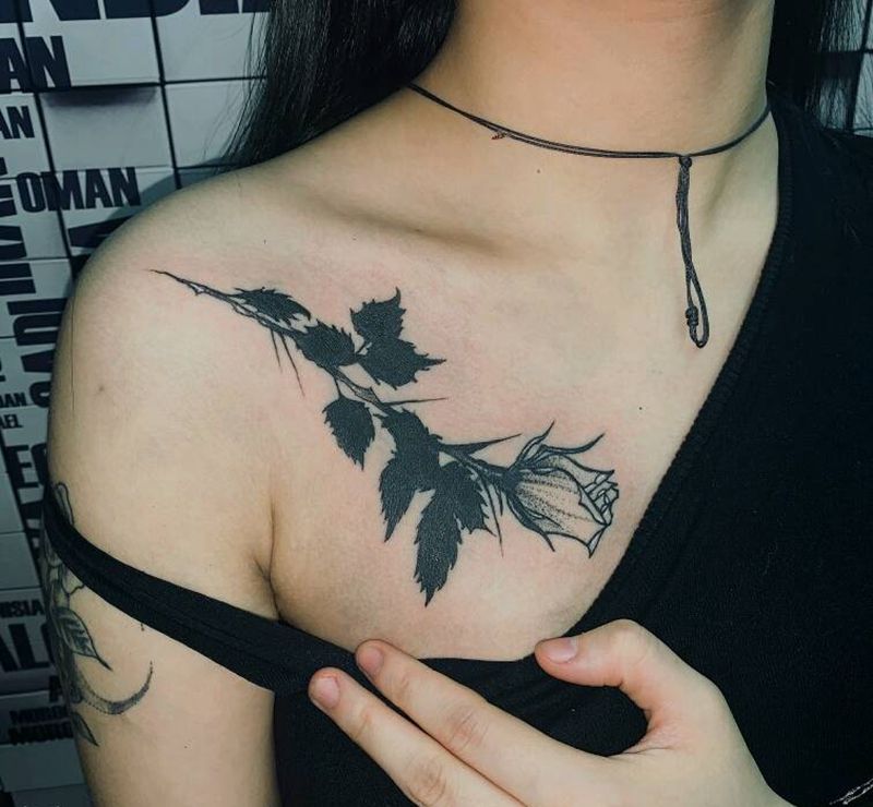 遮盖玫瑰纹身图片_肩部纹身图案