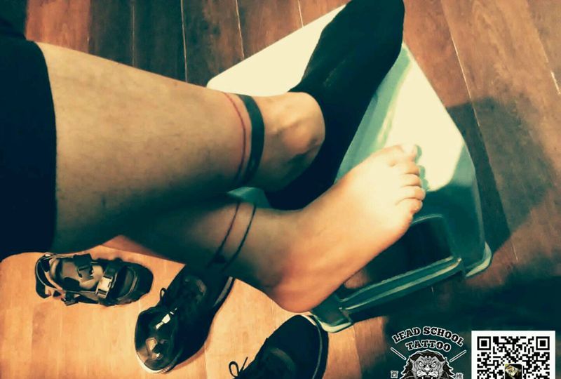 月老红绳纹身图片