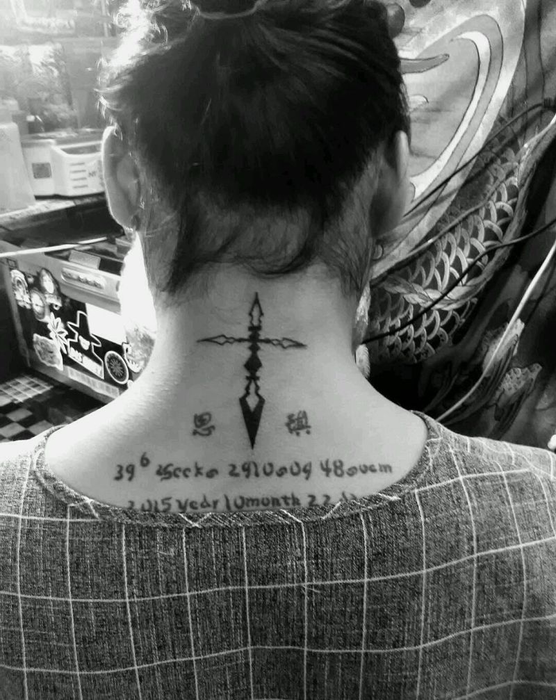 十字架纹身图片