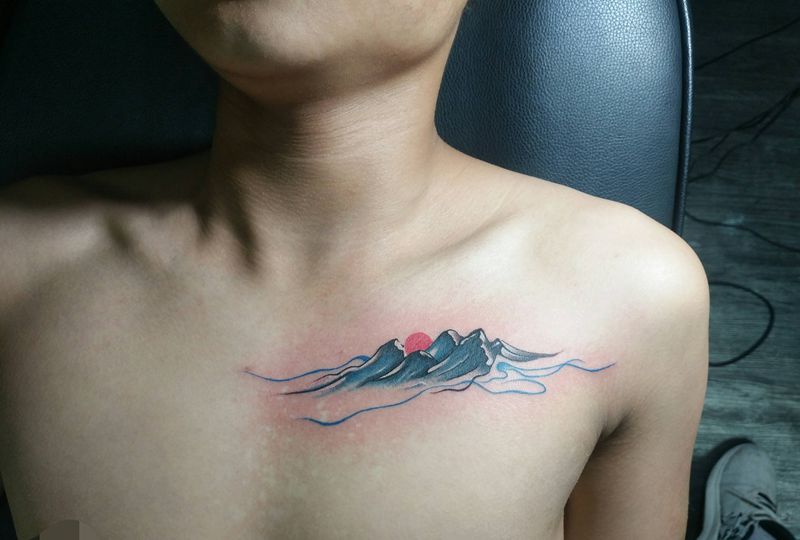 国风山水。罗马数字纹身图片_胸部手臂水墨花体字纹身图案