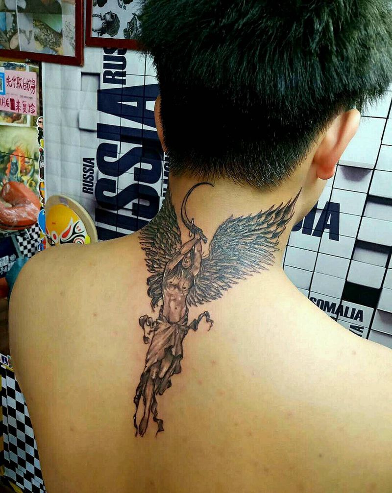 天使纹身图片_颈部纹身图案
