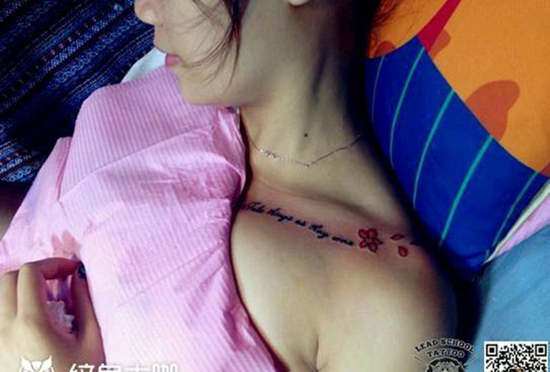 英文花纹身图片