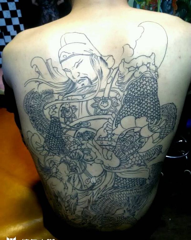 一个恢复后的关公线条纹身图片