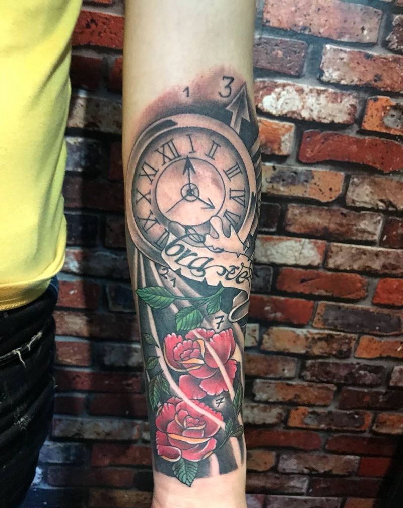 时钟玫瑰花纹身图片