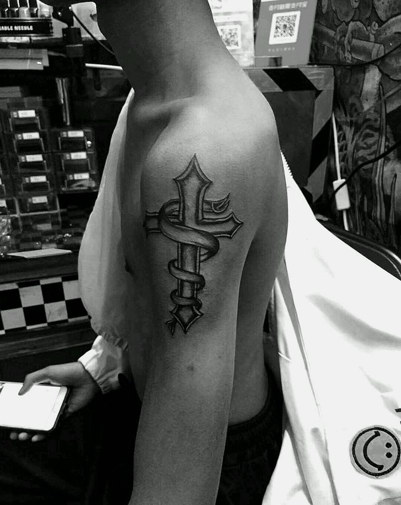 十字架纹身图片