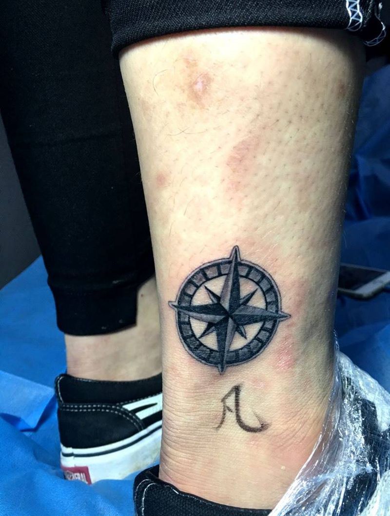 小清新纹身图片_成品腿部清新几何图腾纹身图案