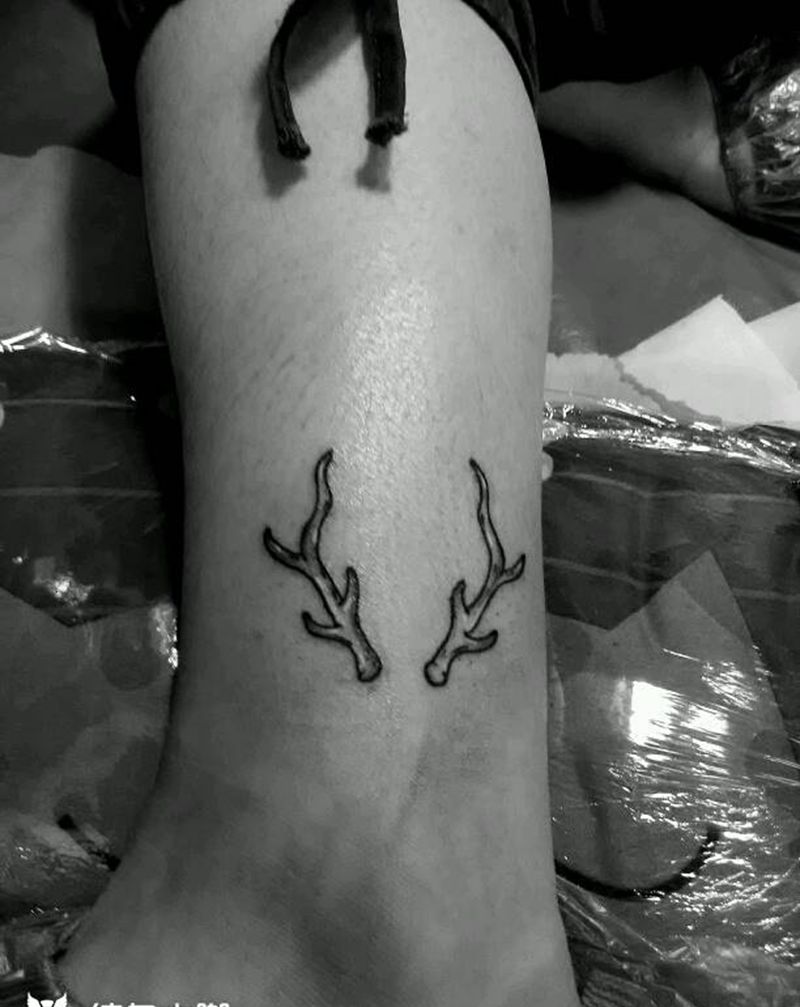 鹿角纹身图片