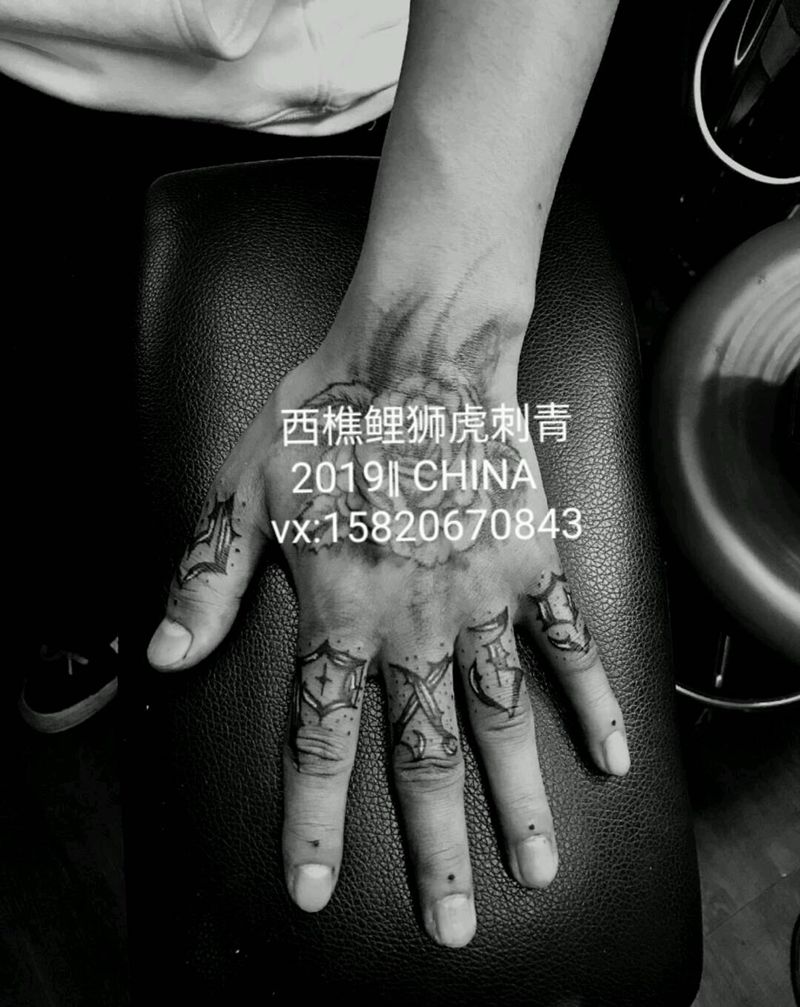 手指英文纹身图片