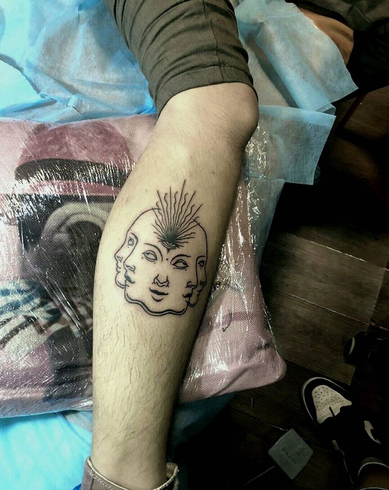 五面佛纹身图片_脚部纹身图案