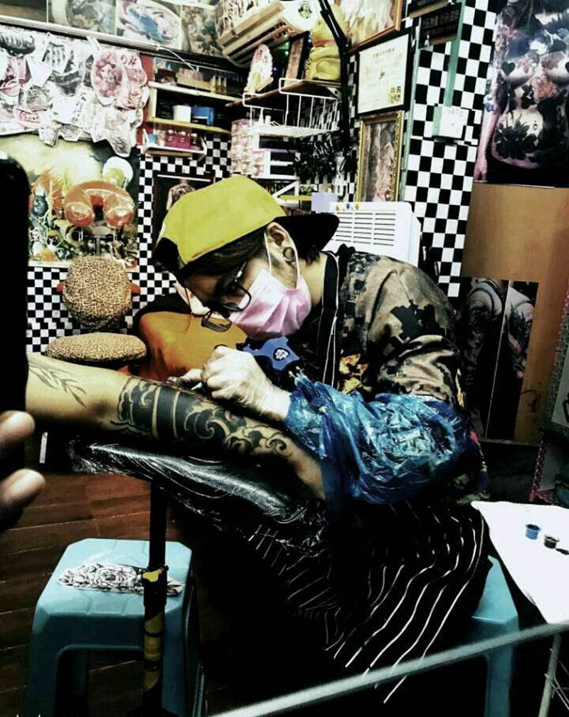 工作剧照纹身图片