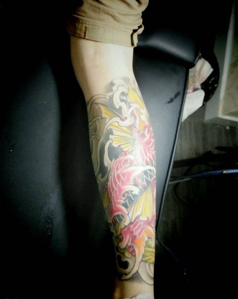 鲤鱼纹身图片_腿部新传统纹身图案