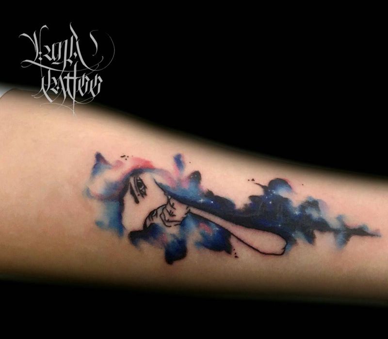 星空少女纹身图片