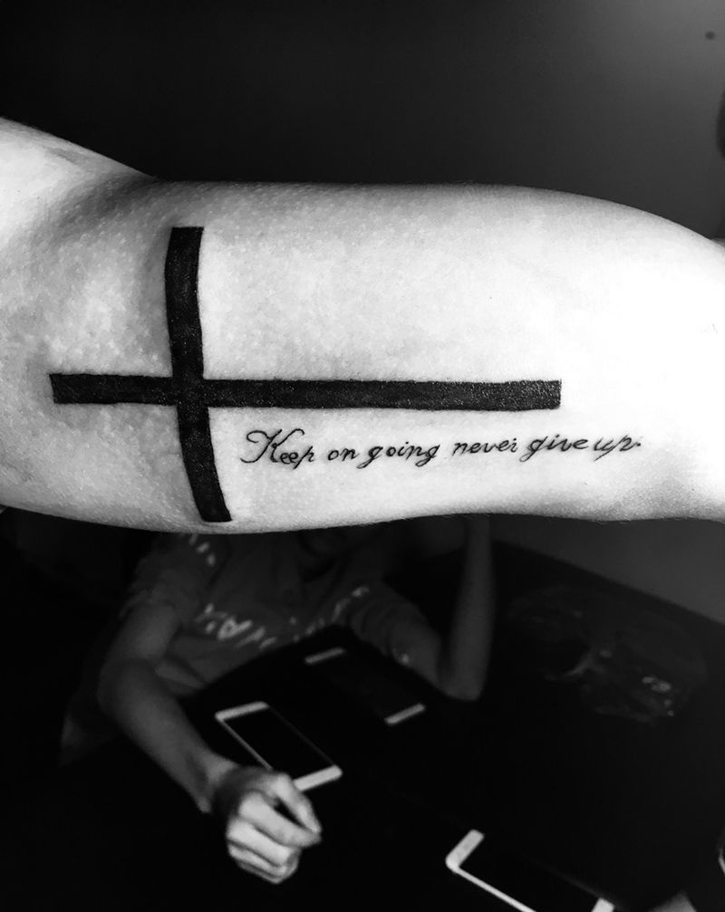 十字架纹身图片