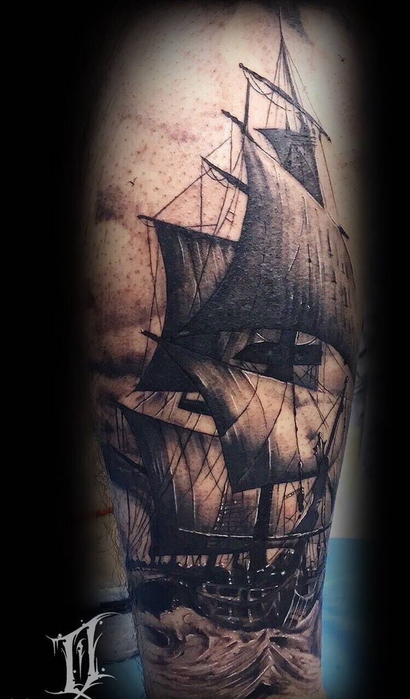 写实帆船⛵纹身图片_脚部欧美写实纹身图案