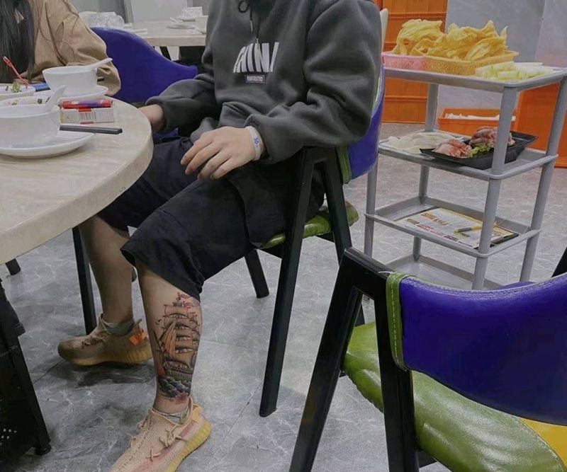 欧美帆船买家秀纹身图片_腿部欧美写实纹身图案