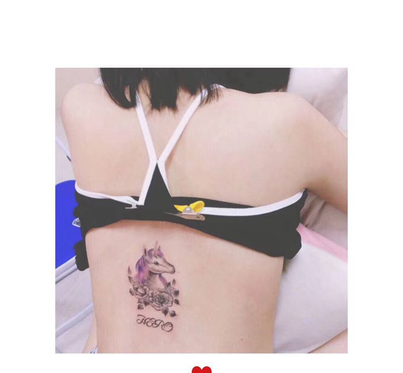 独角兽纹身图片_背部纹身图案