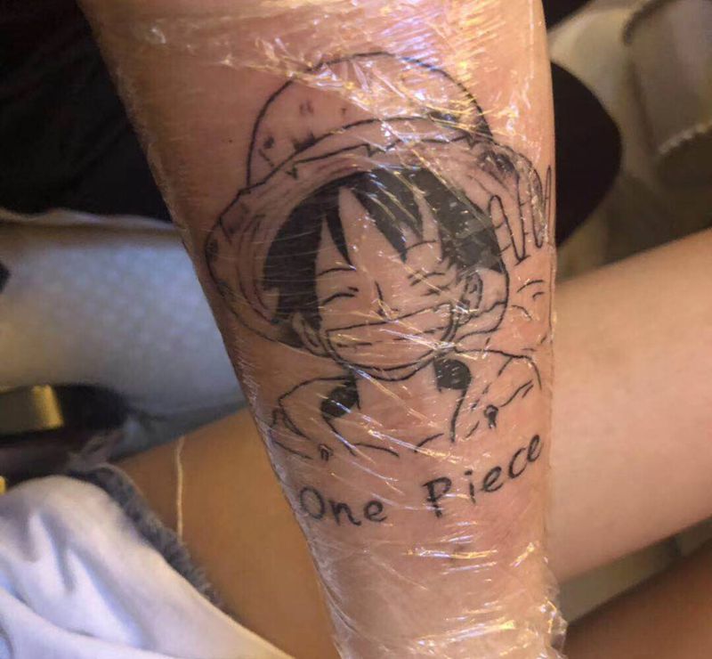 路飞纹身图片_手部纹身图案