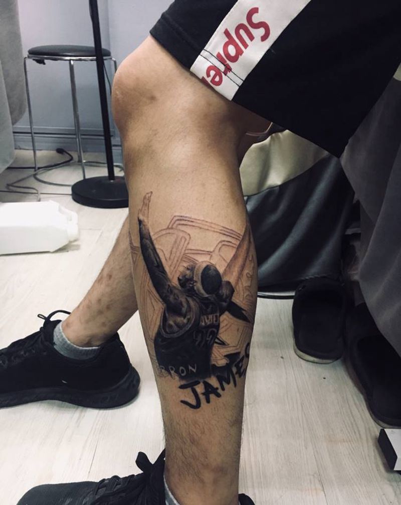 人物写实未完纹身图片_腿部纹身图案