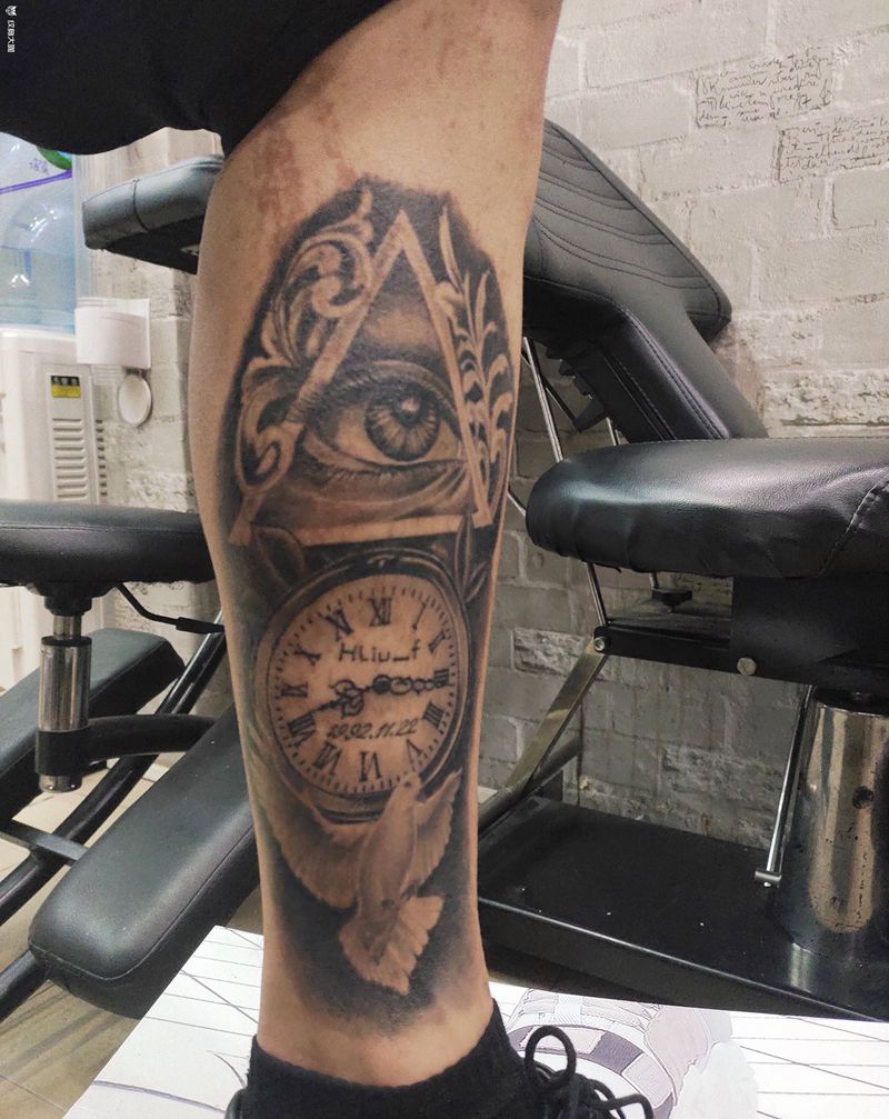 欧美纹身图片_腿部欧美写实纹身图案