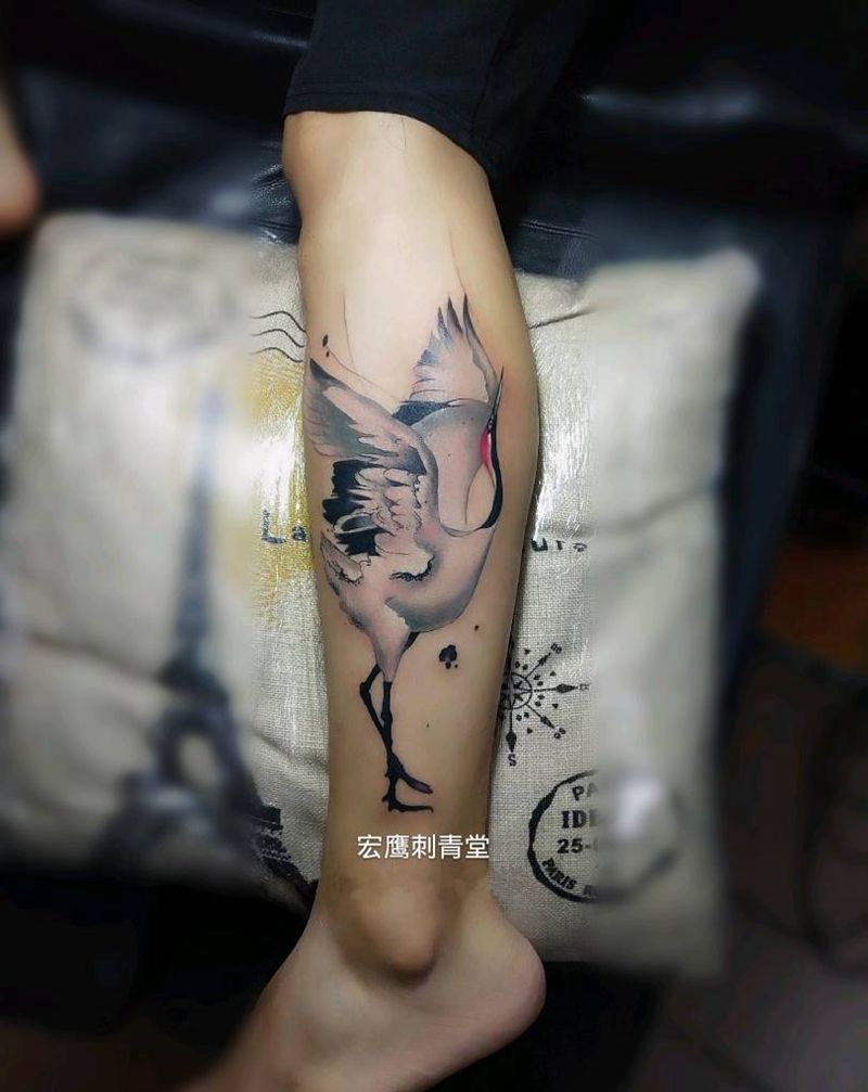 丹顶鹤纹身图片_脚部水墨纹身图案
