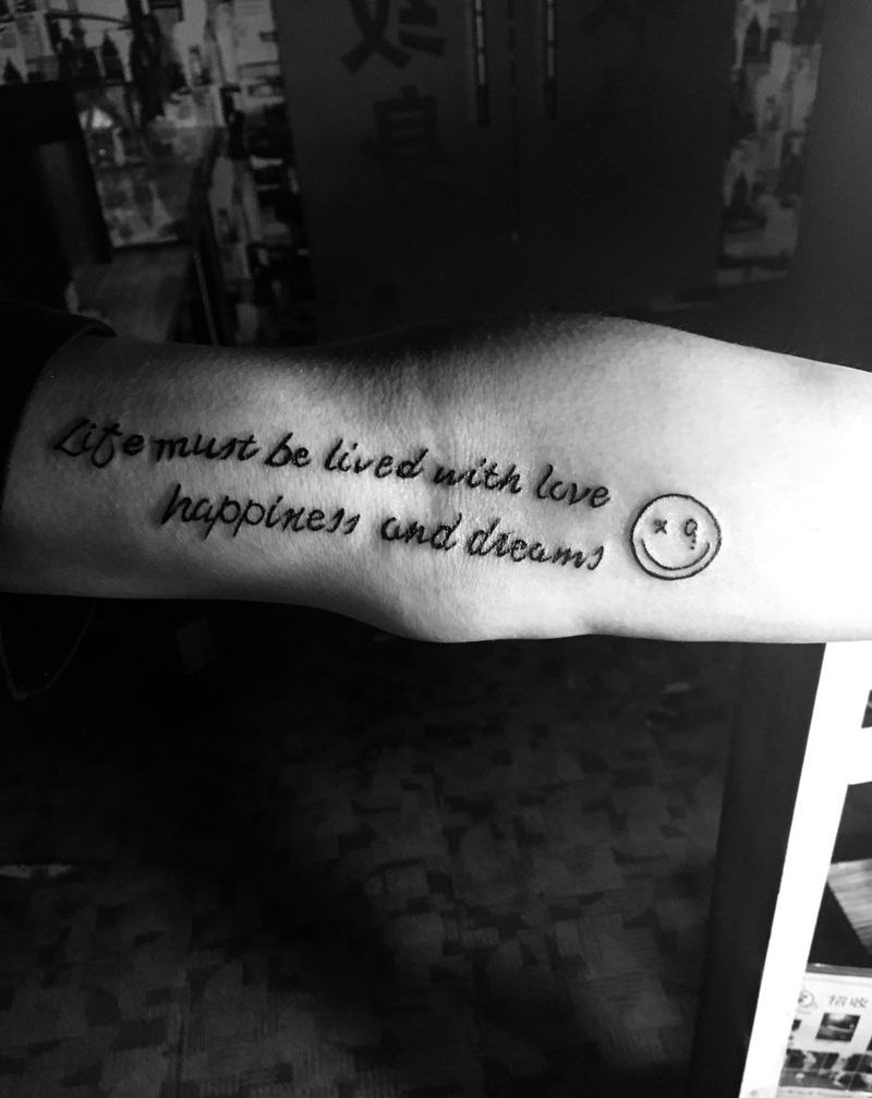 小字母纹身图片