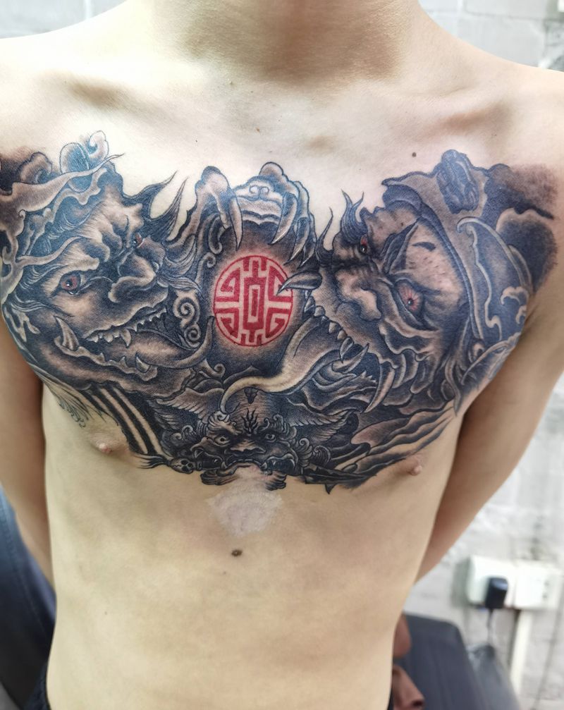 花胸纹身图片_胸部新传统纹身图案